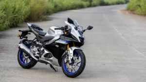 Yamaha R15: स्पीड, स्टाइल और पावर का परफेक्ट कॉम्बिनेशन! कीमत और फीचर्स जानें!